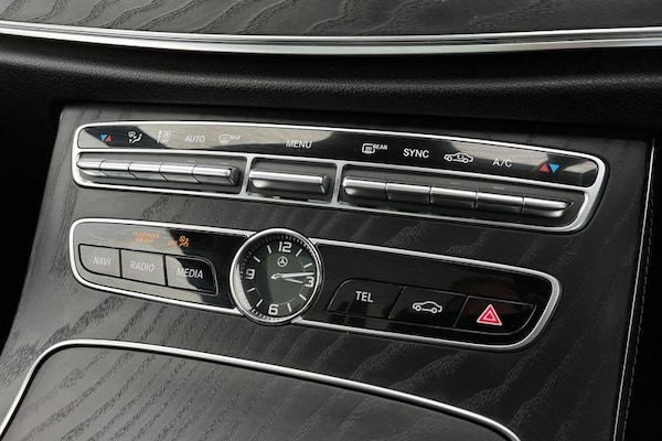 Used Mercedes-Benz E Class 2020 for sale - 76302779: Photo 30
