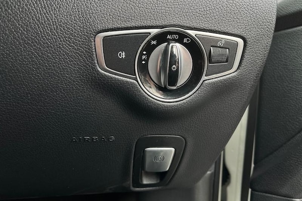 Used Mercedes-Benz E Class 2020 for sale - 76302779: Photo 35