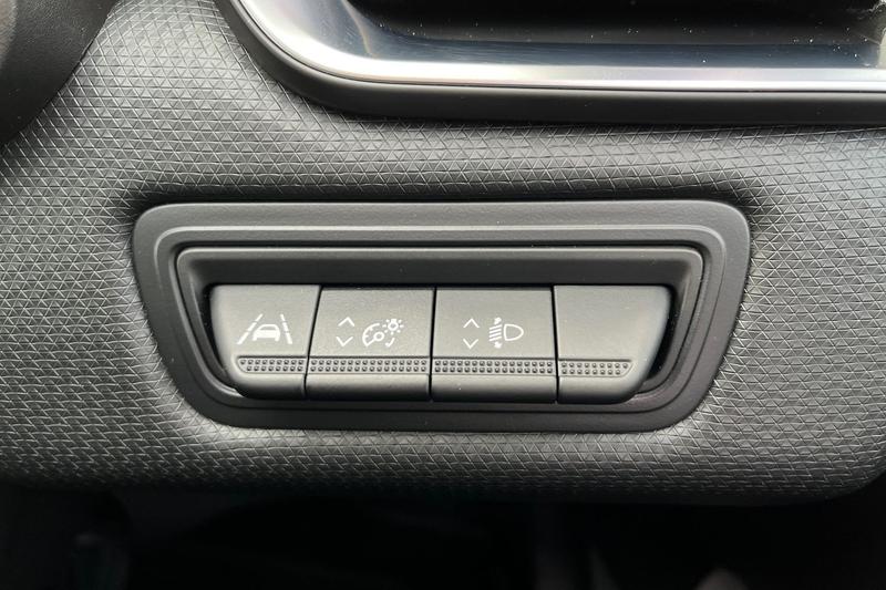 Used Renault Clio 2022 for sale - 76803327: Photo 36