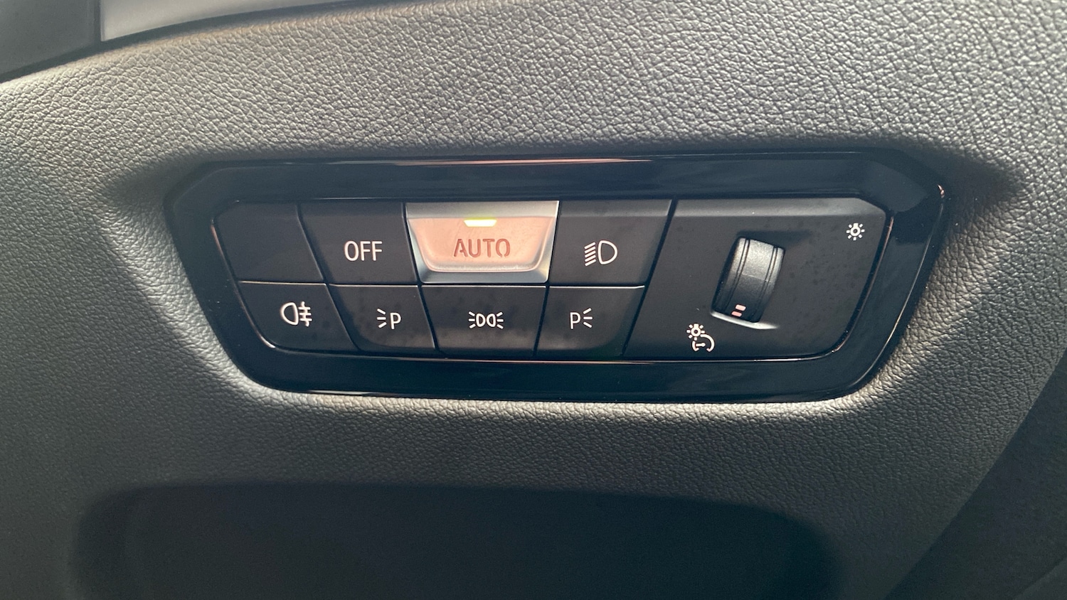 Used BMW 3 Series 2025 for sale - 76618482: Photo 60