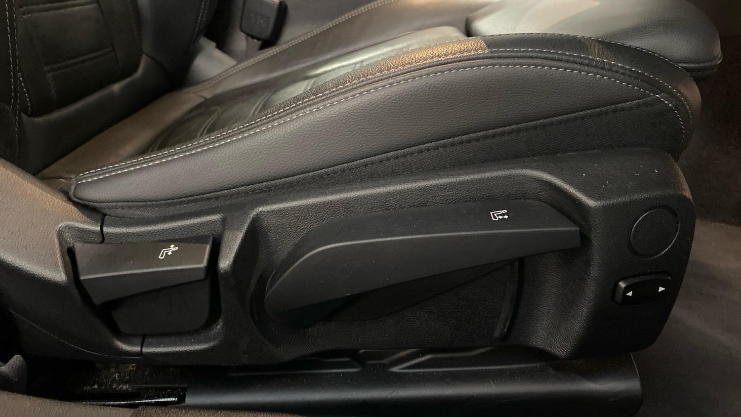 Used BMW i4 2022 for sale - 76879249: Photo 44