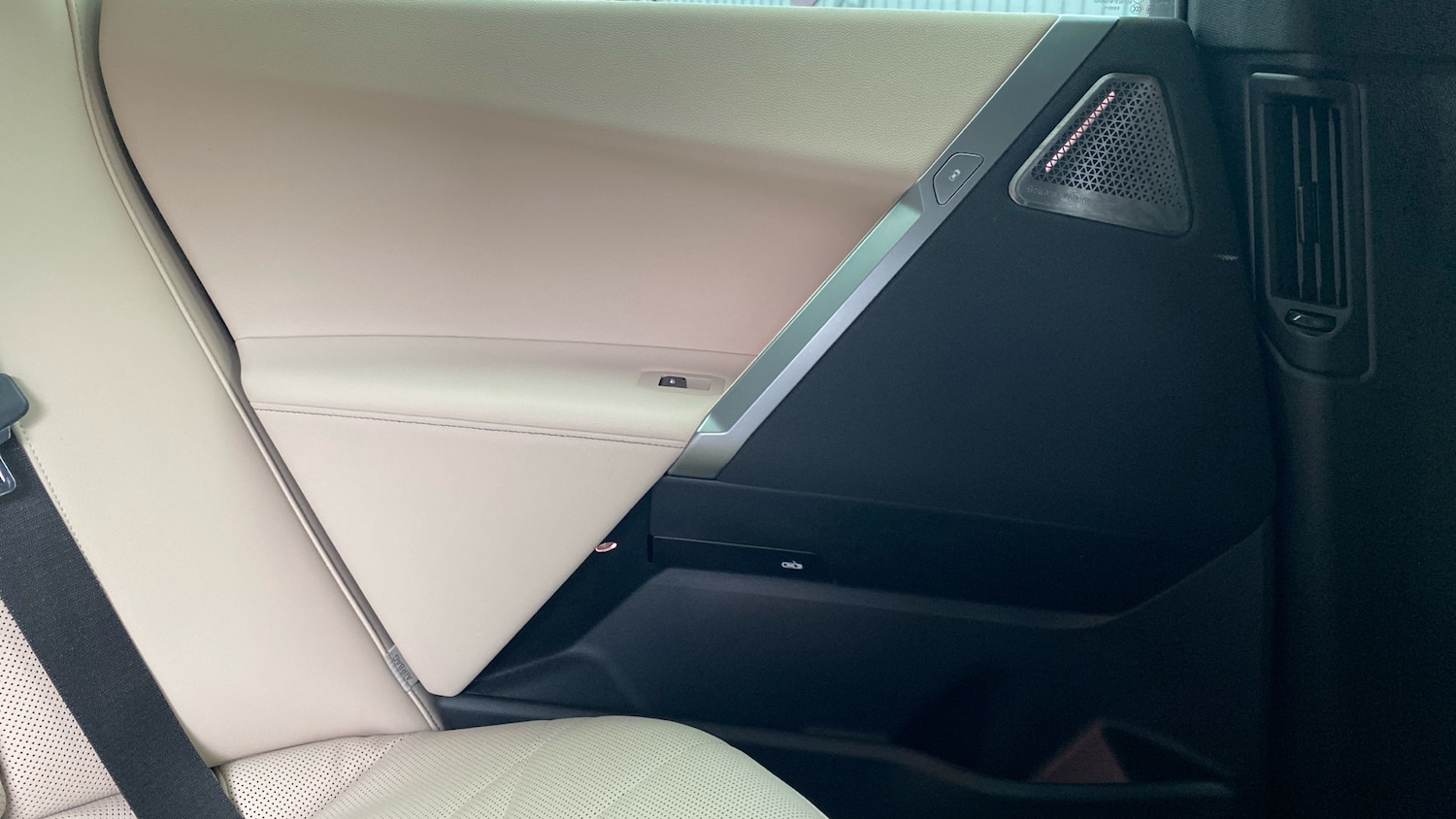 Used BMW iX 2025 for sale - 77340249: Photo 40