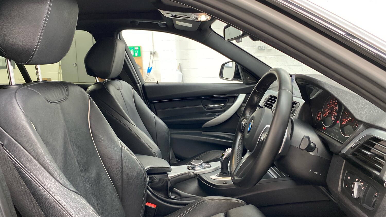 Used BMW 3 Series 2018 for sale - 77902863: Photo 11