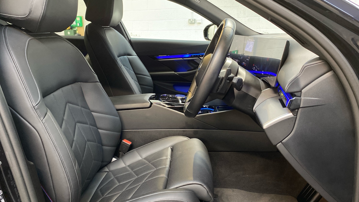 Used BMW 5 Series 2025 for sale - 77438145: Photo 11