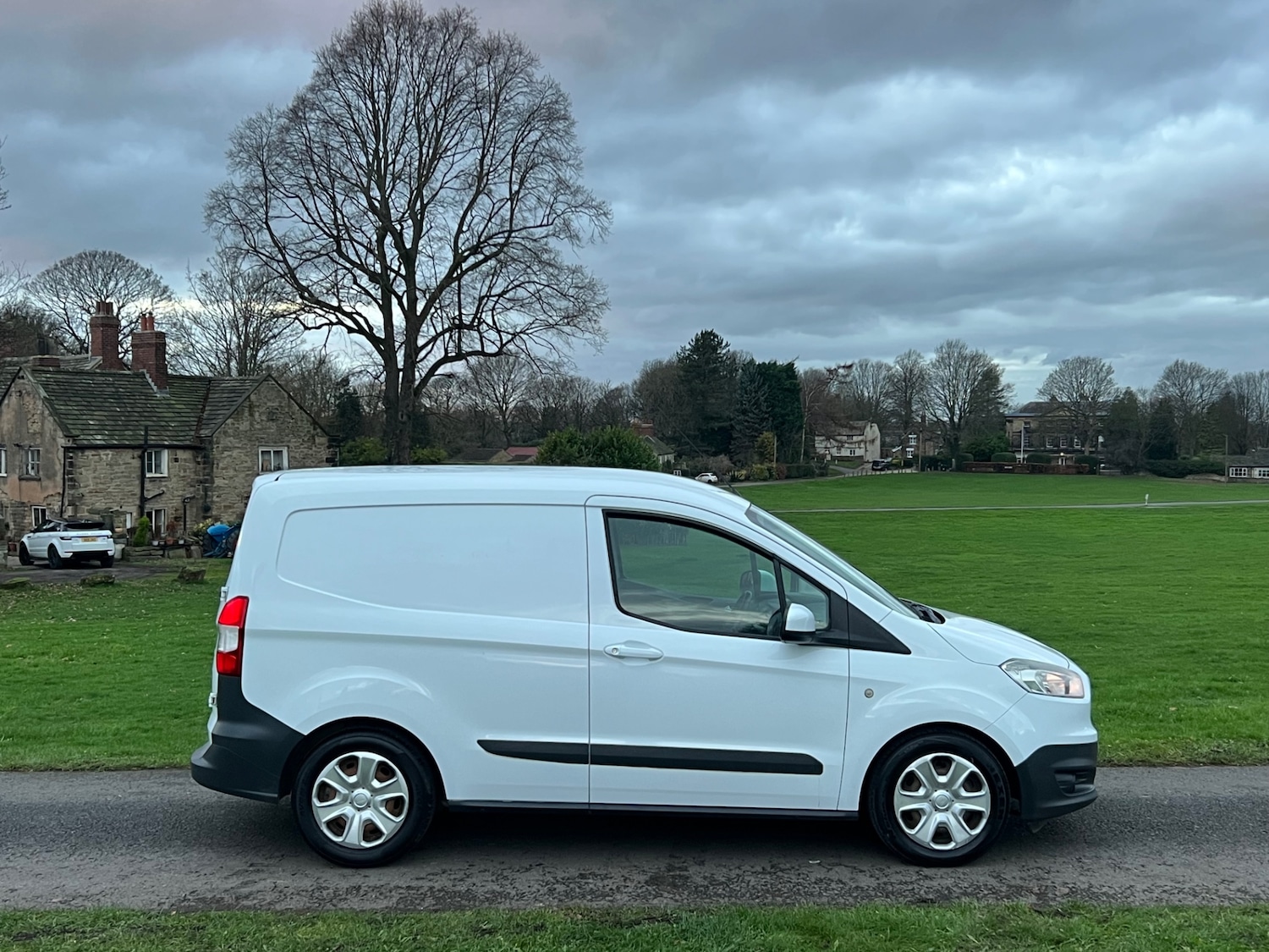 Used Ford Transit Courier 2017 for sale - 76893226: Photo 10
