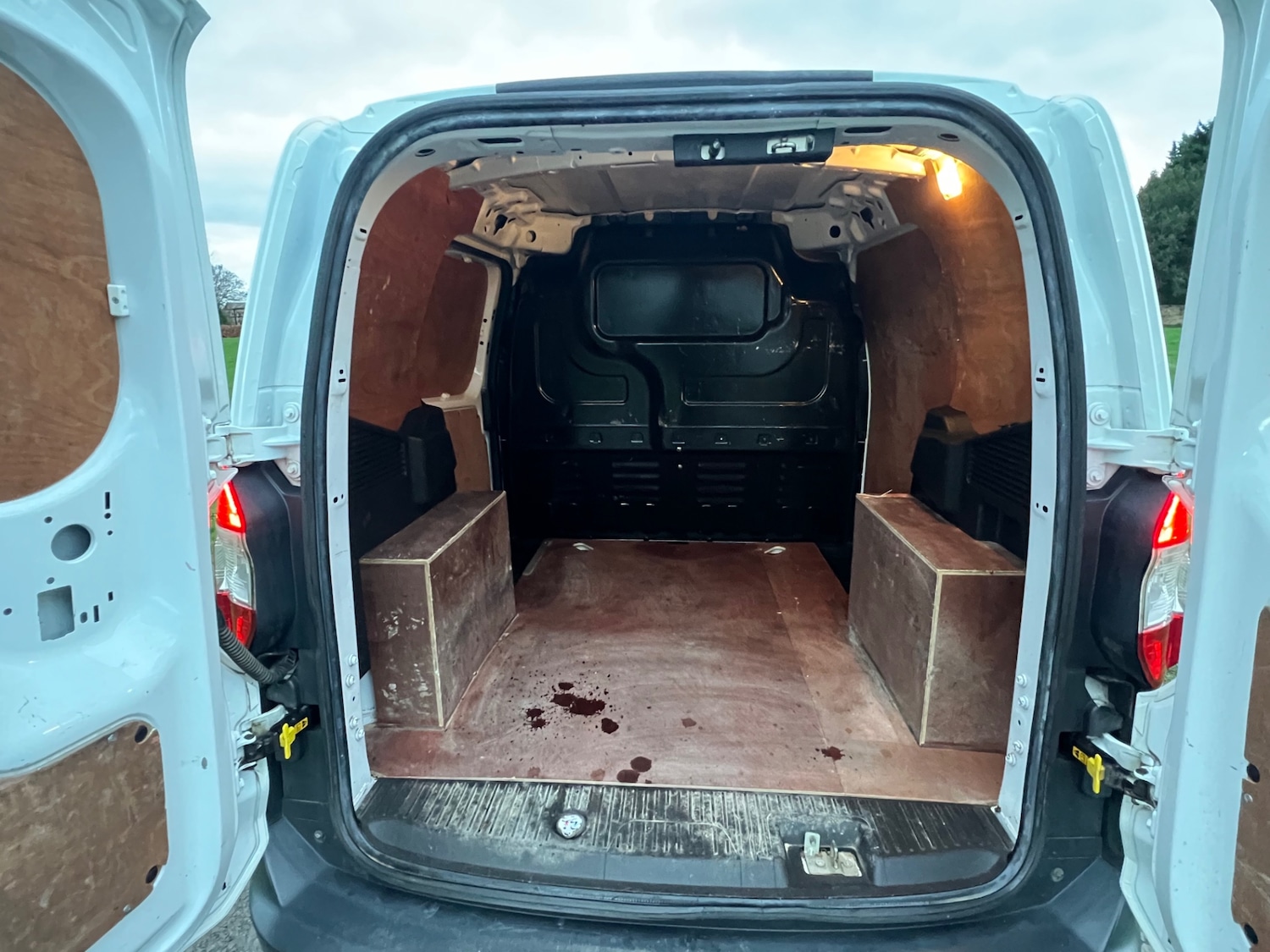 Used Ford Transit Courier 2017 for sale - 76893226: Photo 13