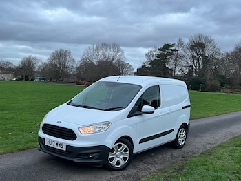 Used Ford Transit Courier 2017 for sale - 76893226: Photo