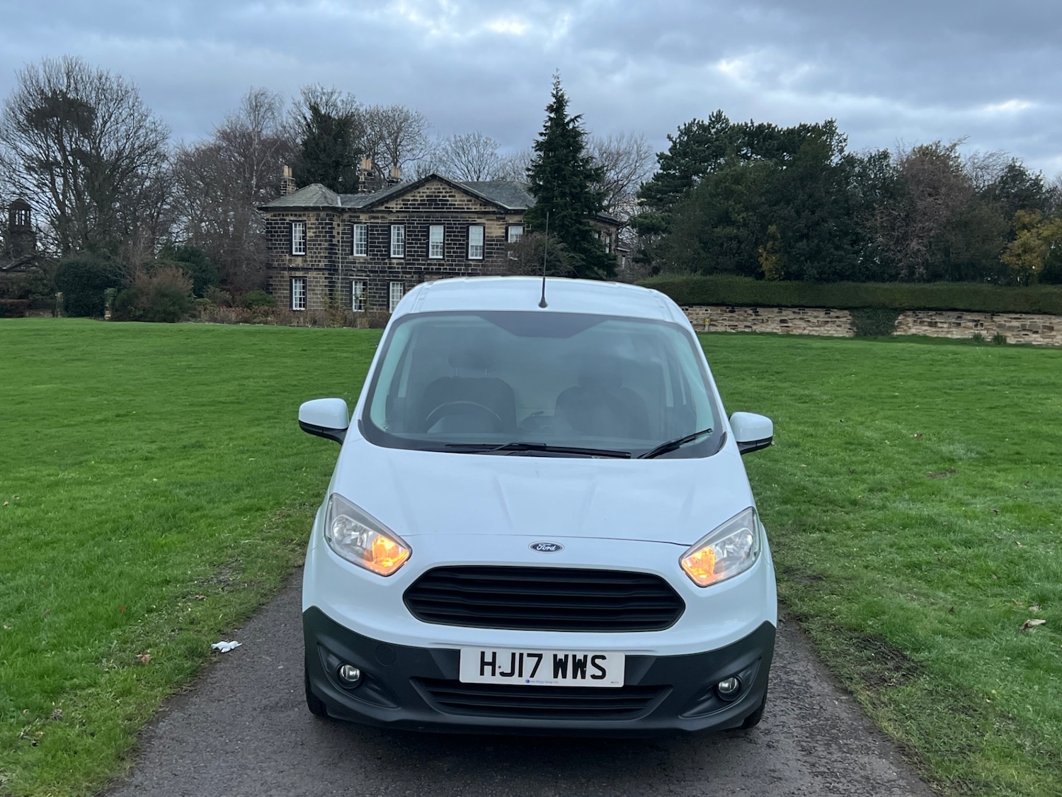 Used Ford Transit Courier 2017 for sale - 76893226: Photo 2