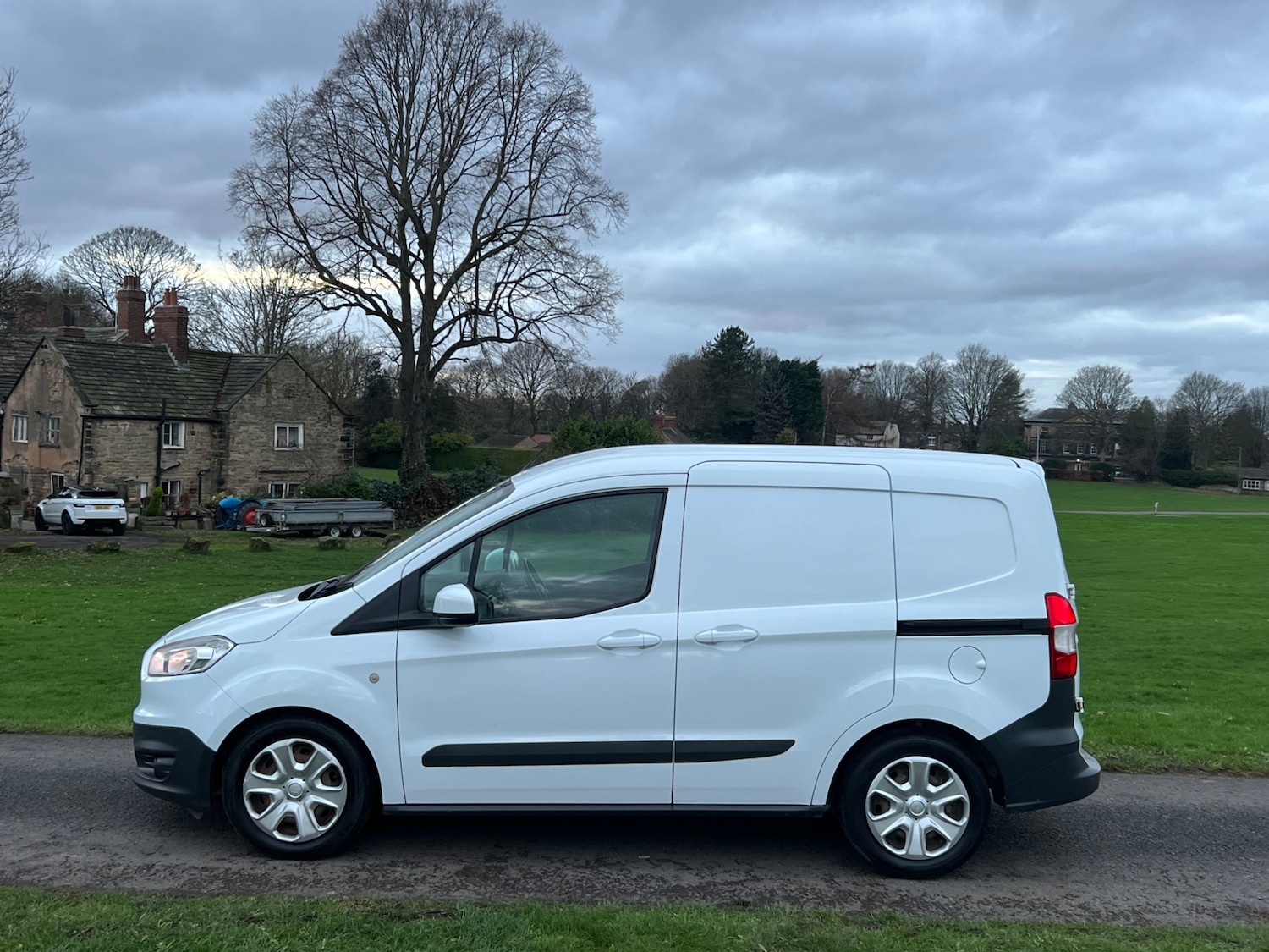 Used Ford Transit Courier 2017 for sale - 76893226: Photo 4