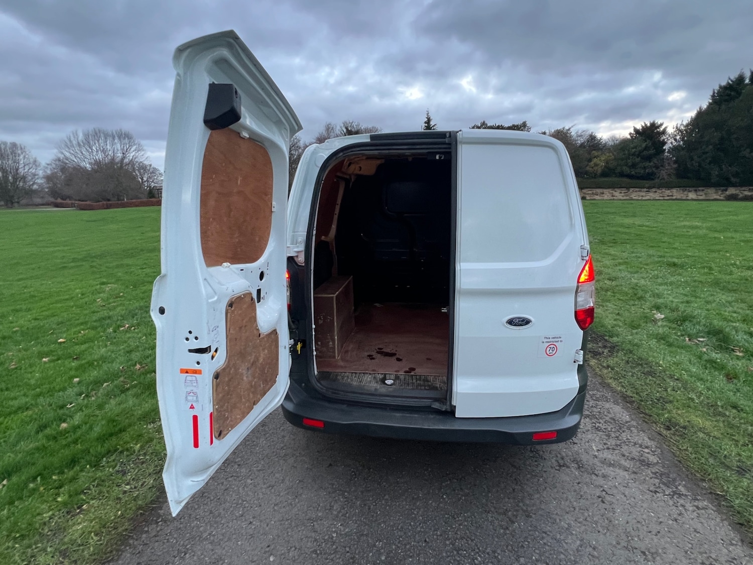 Used Ford Transit Courier 2017 for sale - 76893226: Photo 7