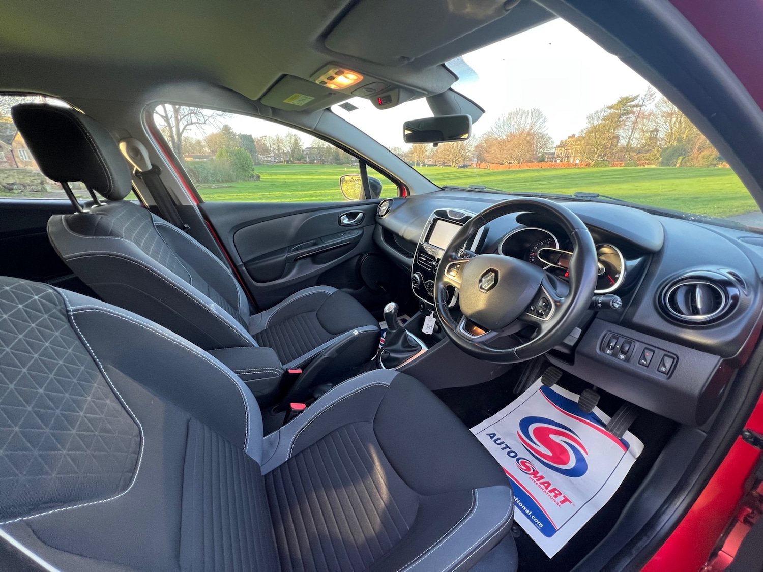 Used Renault Clio 2016 for sale - 76958861: Photo 12