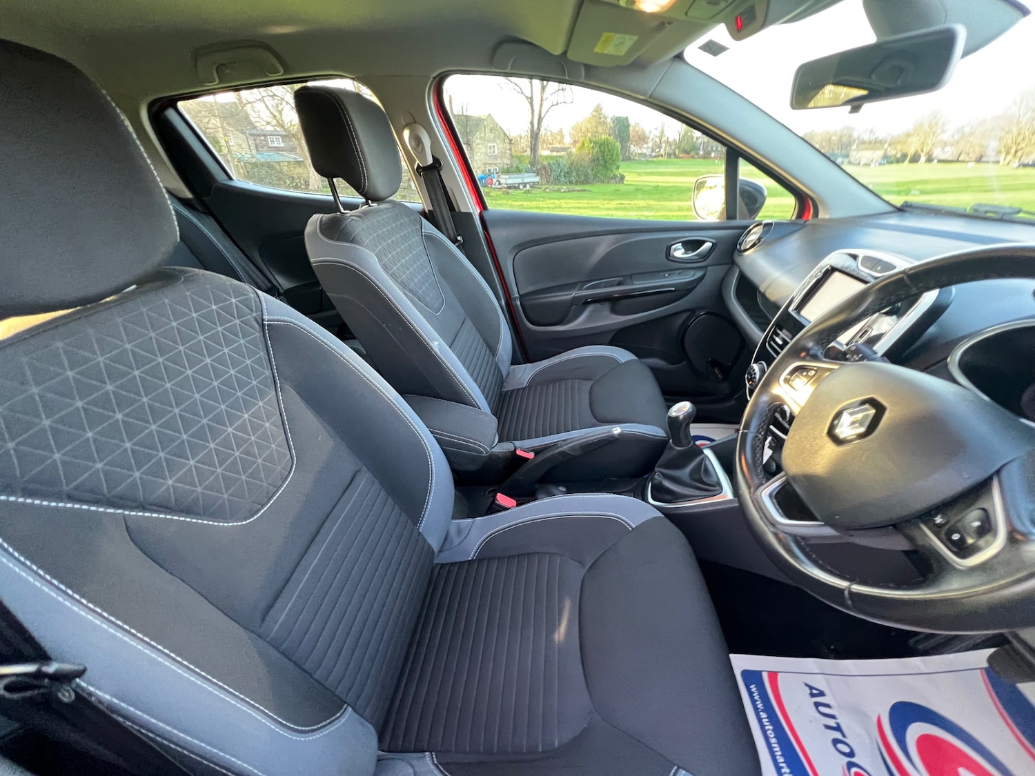 Used Renault Clio 2016 for sale - 76958861: Photo 16