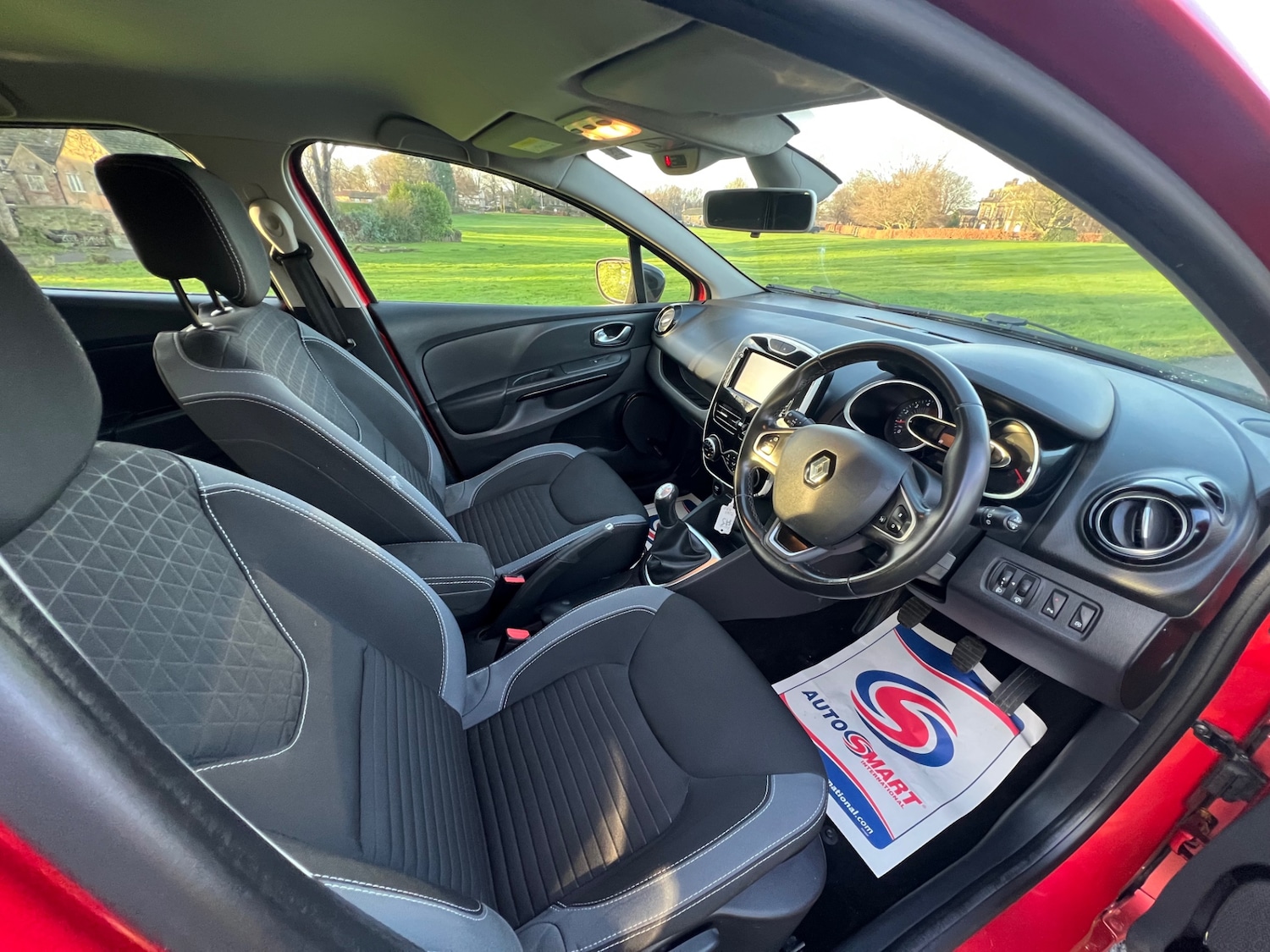 Used Renault Clio 2016 for sale - 76958861: Photo 19