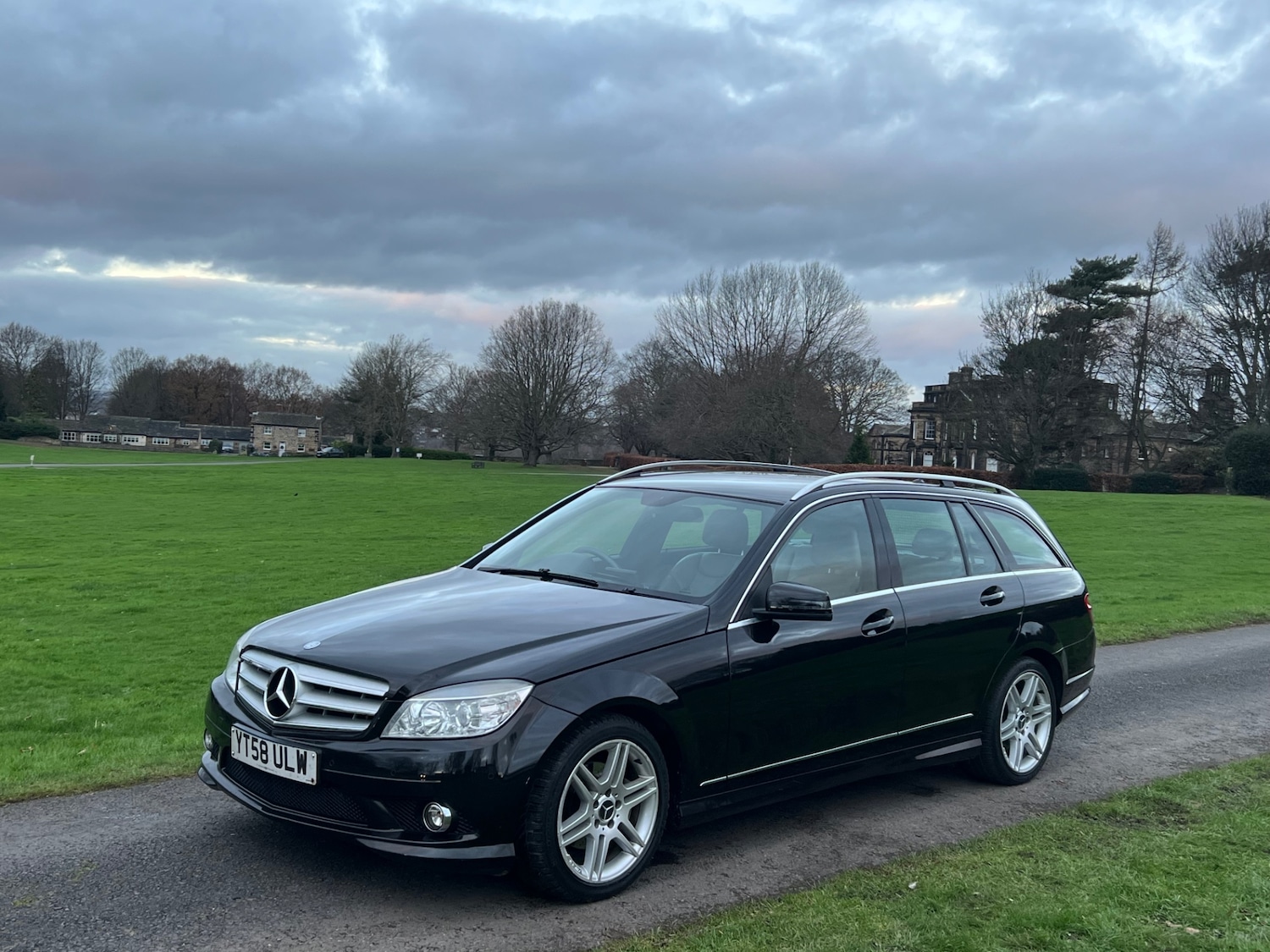 Used Mercedes-Benz C Class 2008 for sale - 76882877: Photo 2