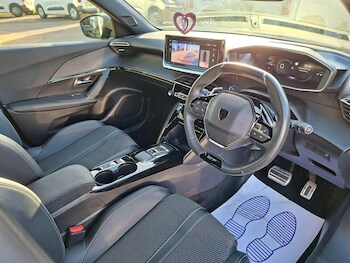 Used Peugeot 2008 2023 for sale - 77413182: Photo