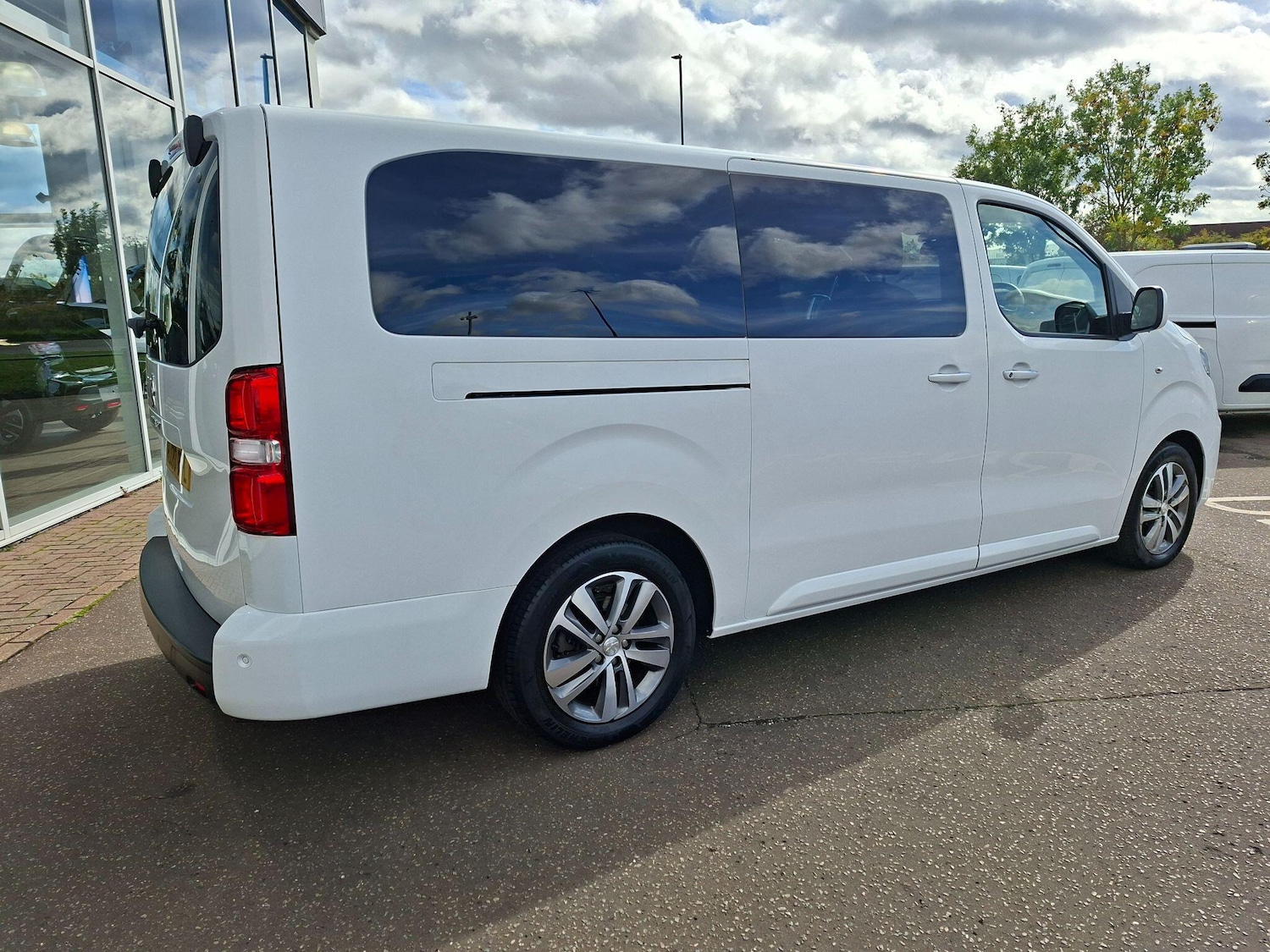 Used Peugeot Traveller 2020 for sale - 77413181: Photo 14