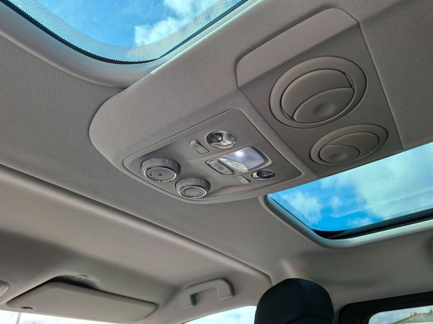 Used Peugeot Traveller 2020 for sale - 77413181: Photo 23