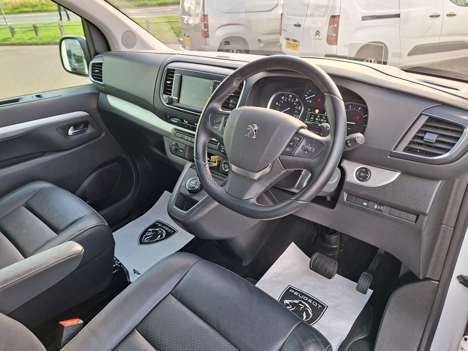 Used Peugeot Traveller 2020 for sale - 77413181: Photo 3