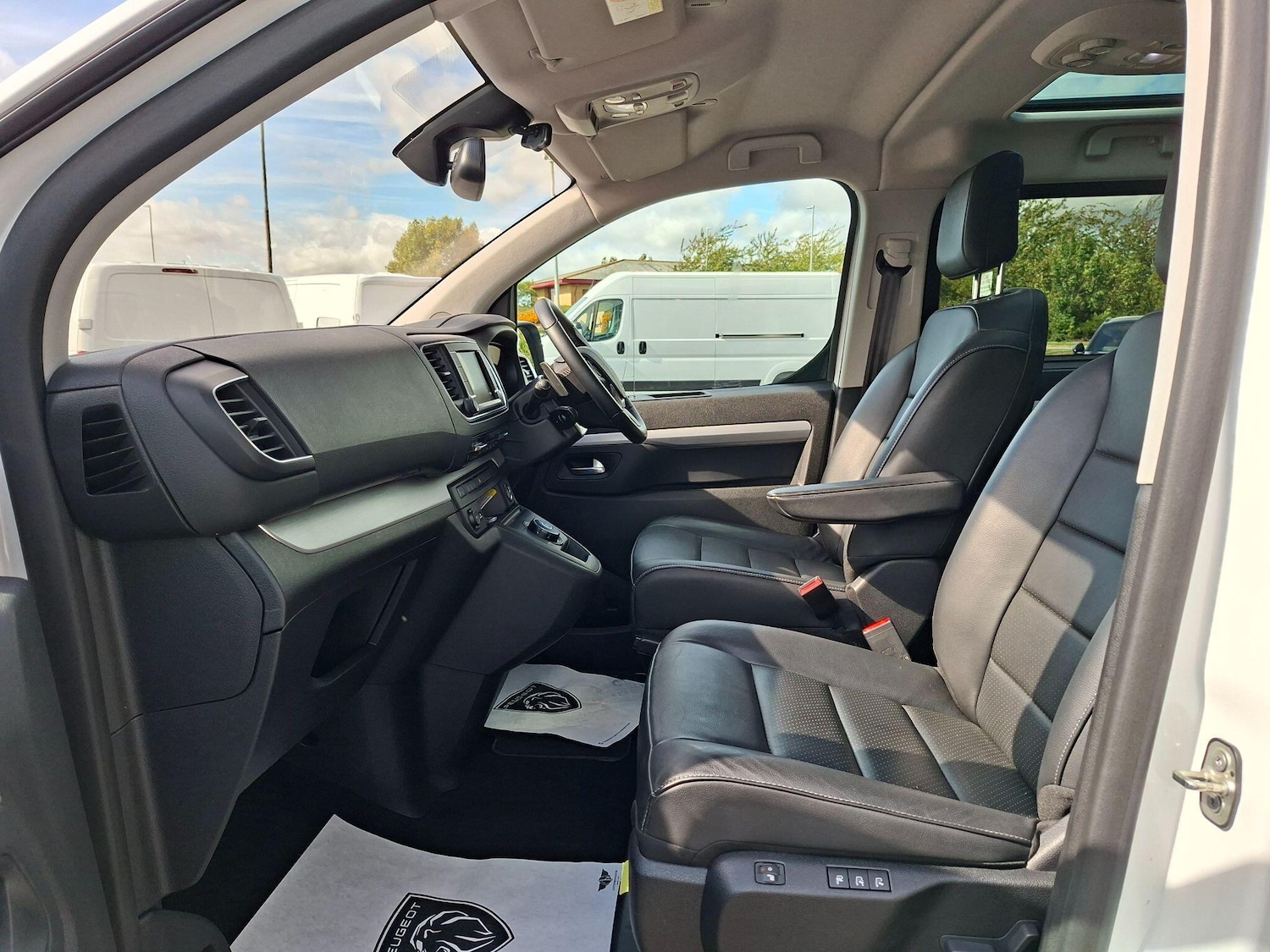 Used Peugeot Traveller 2020 for sale - 77413181: Photo 33