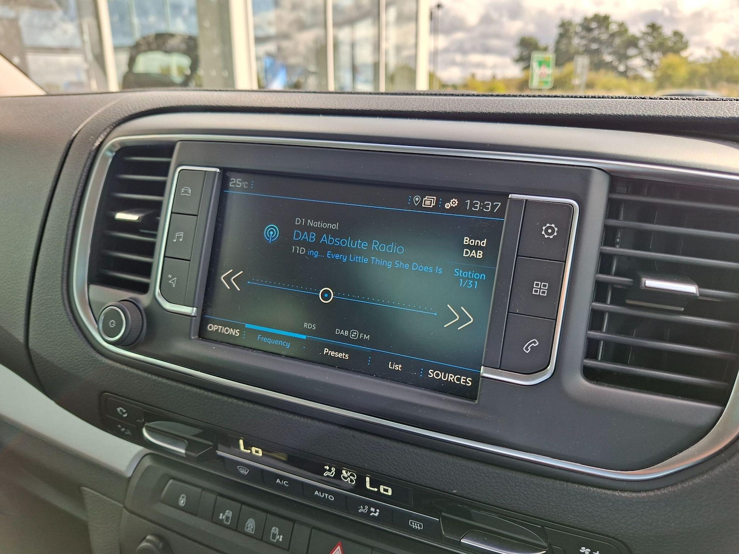 Used Peugeot Traveller 2020 for sale - 77413181: Photo 38