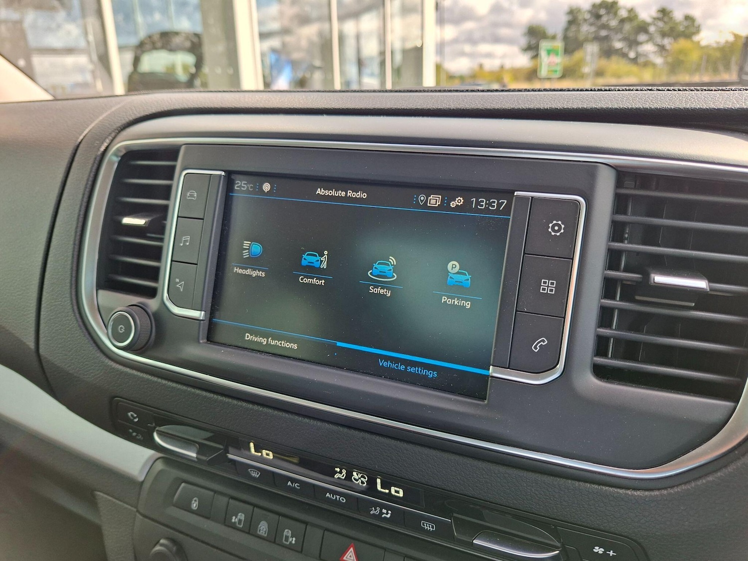 Used Peugeot Traveller 2020 for sale - 77413181: Photo 39