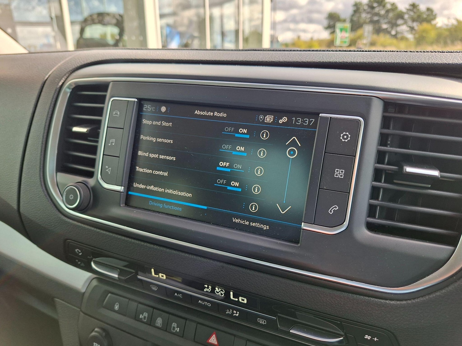 Used Peugeot Traveller 2020 for sale - 77413181: Photo 40