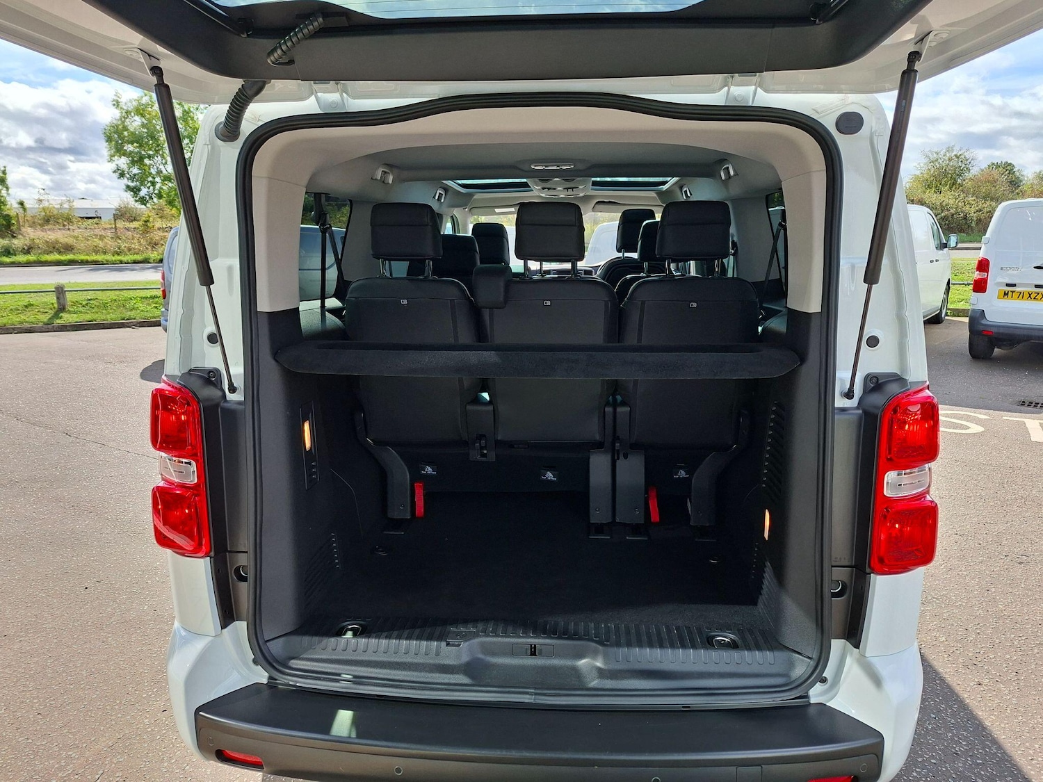 Used Peugeot Traveller 2020 for sale - 77413181: Photo 42