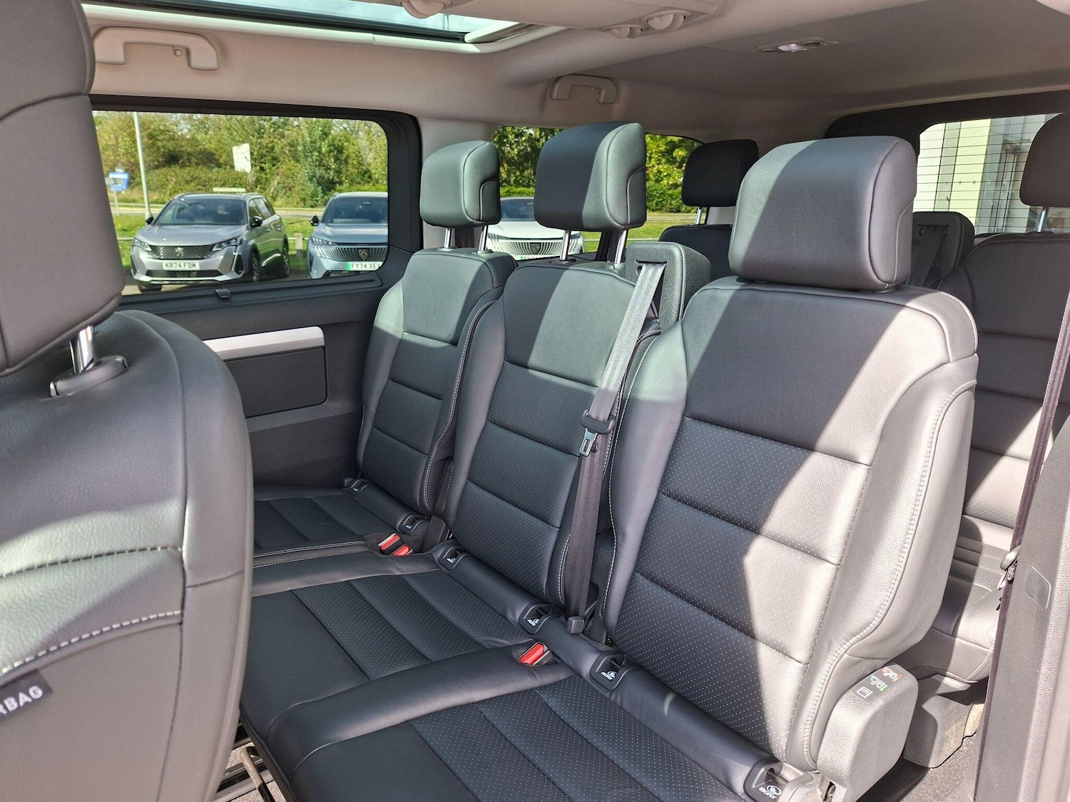 Used Peugeot Traveller 2020 for sale - 77413181: Photo 50