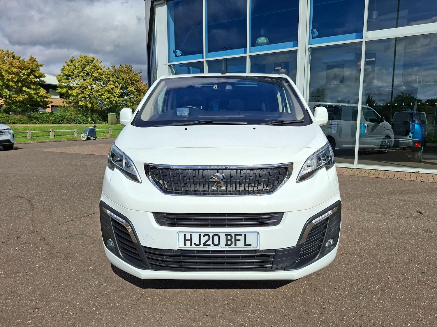 Used Peugeot Traveller 2020 for sale - 77413181: Photo 6