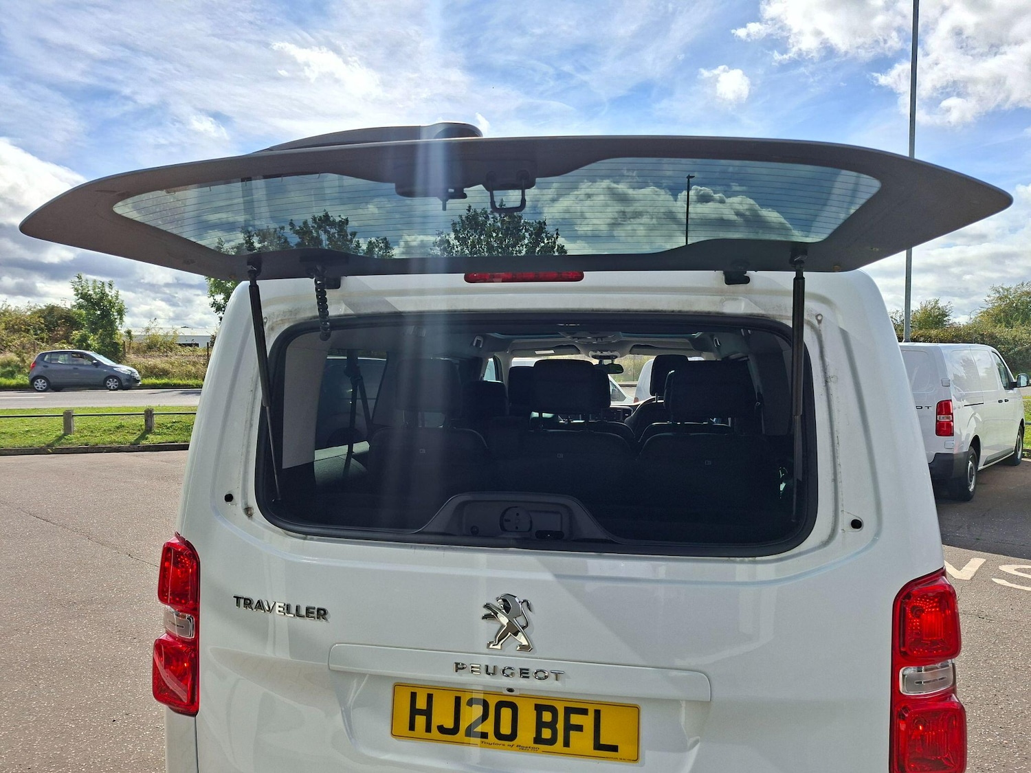 Used Peugeot Traveller 2020 for sale - 77413181: Photo 61