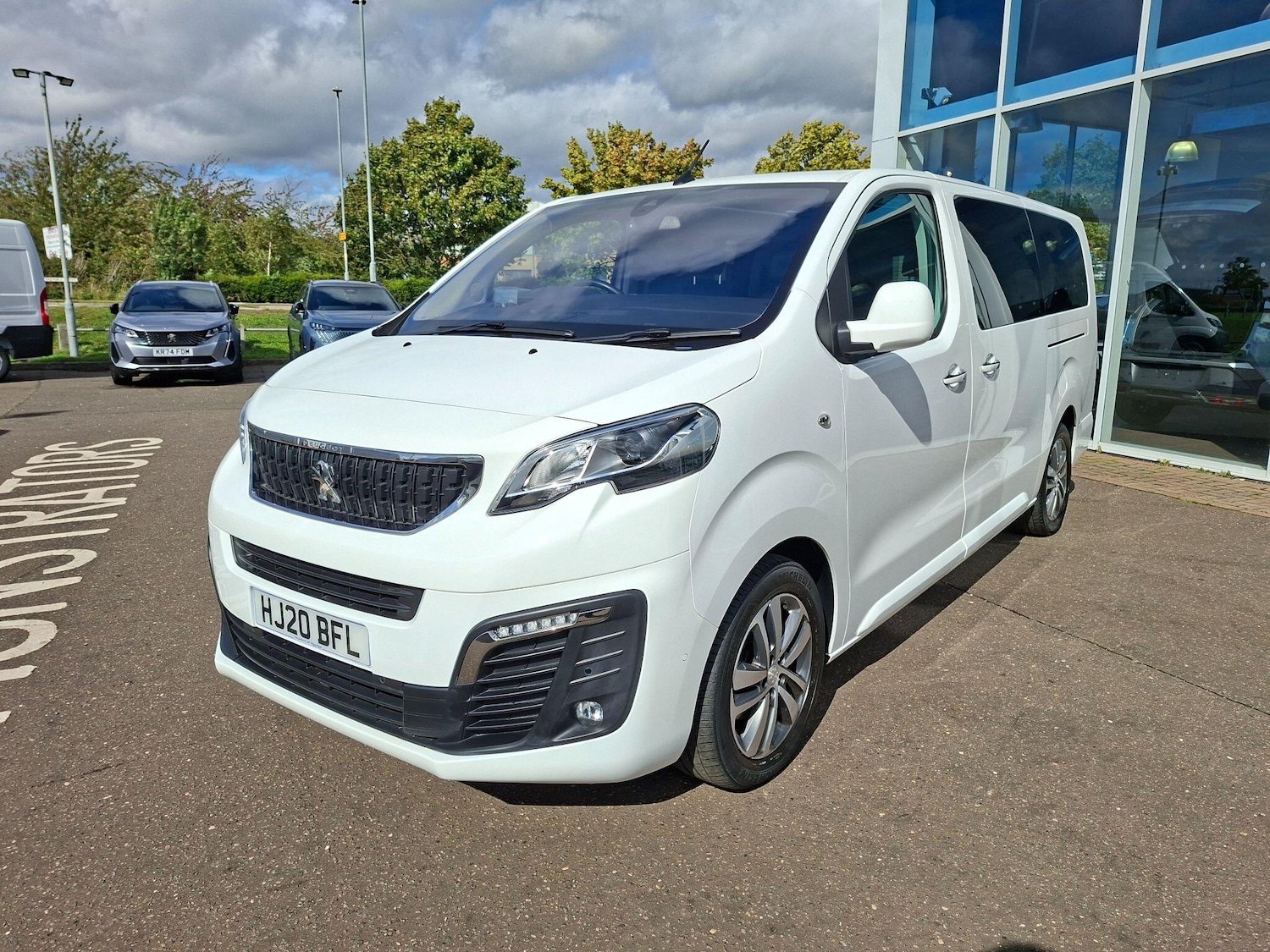 Used Peugeot Traveller 2020 for sale - 77413181: Photo 7