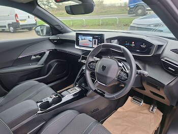 Used Peugeot 2008 2024 for sale - 78586386: Photo