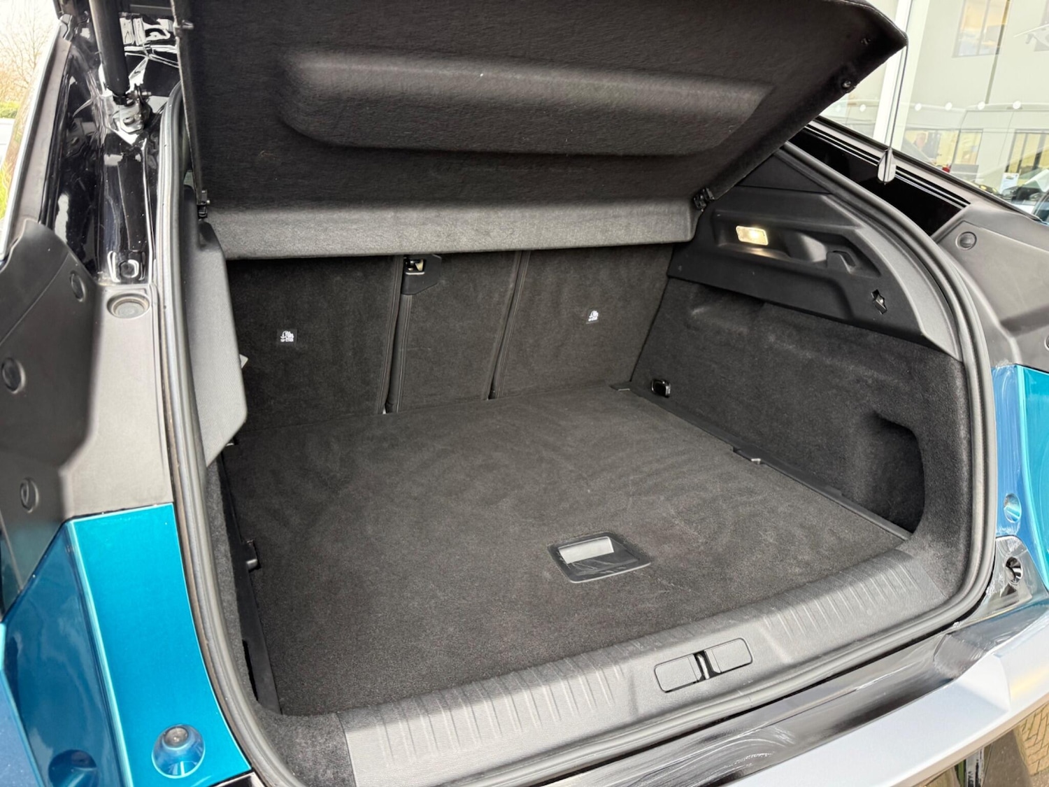 Used Peugeot E-3008 2025 for sale - 77537892: Photo 31