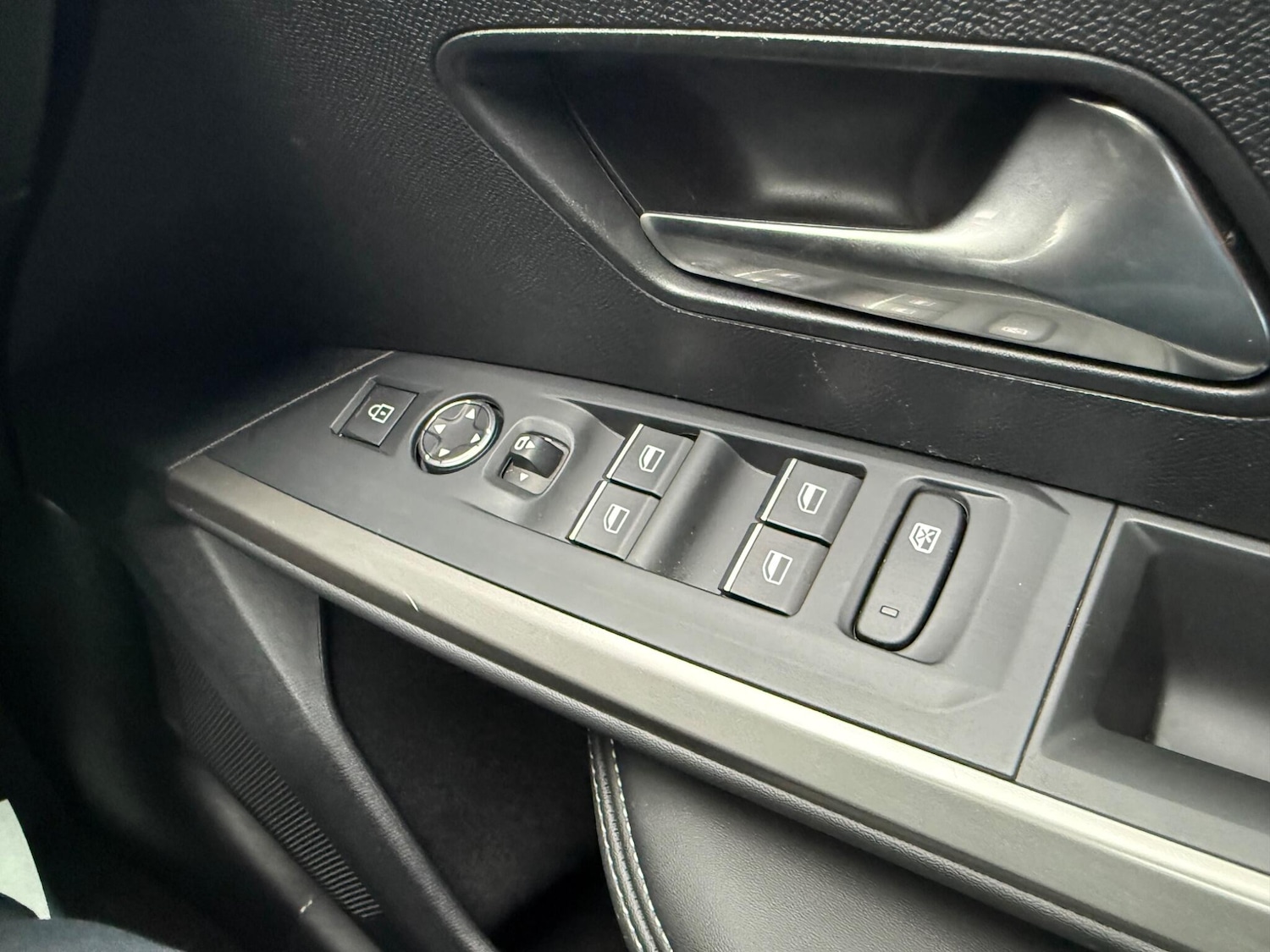 Used Peugeot E-3008 2025 for sale - 77537892: Photo 45