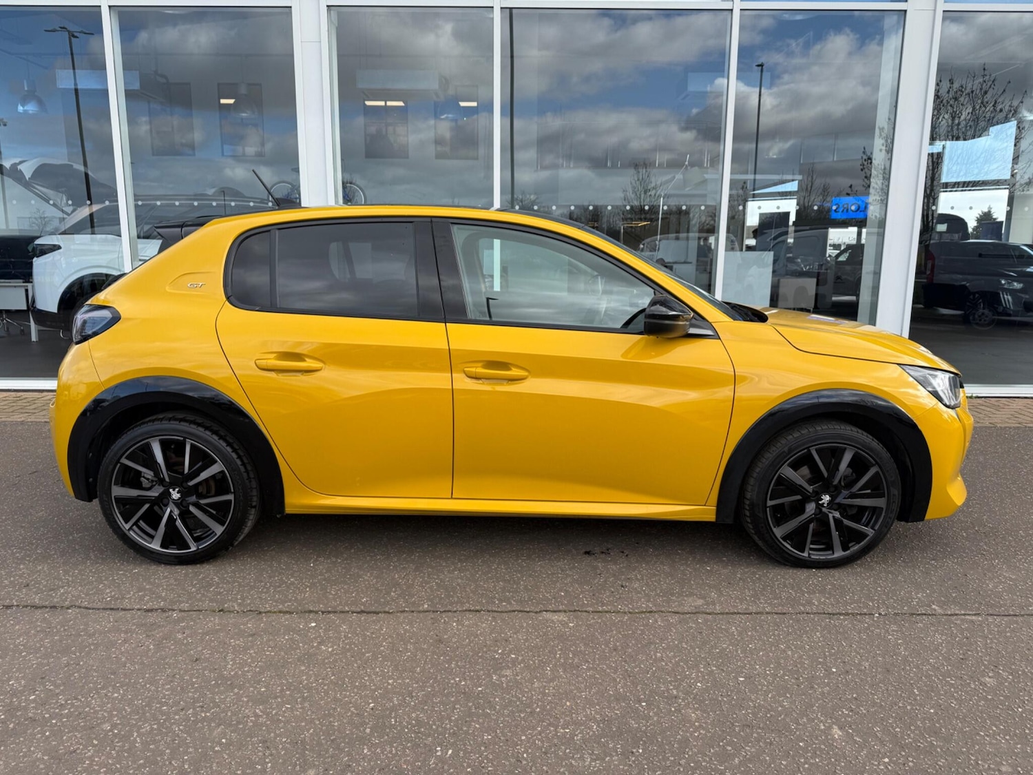 Used Peugeot 208 for sale - 77852740: Photo 11