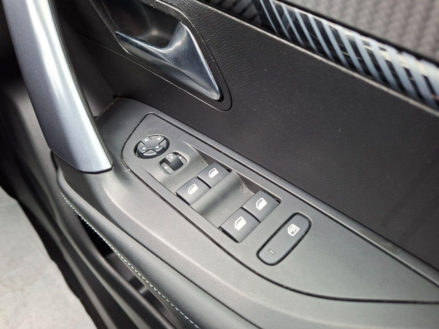 Used Peugeot 2008 2020 for sale - 78116243: Photo 24