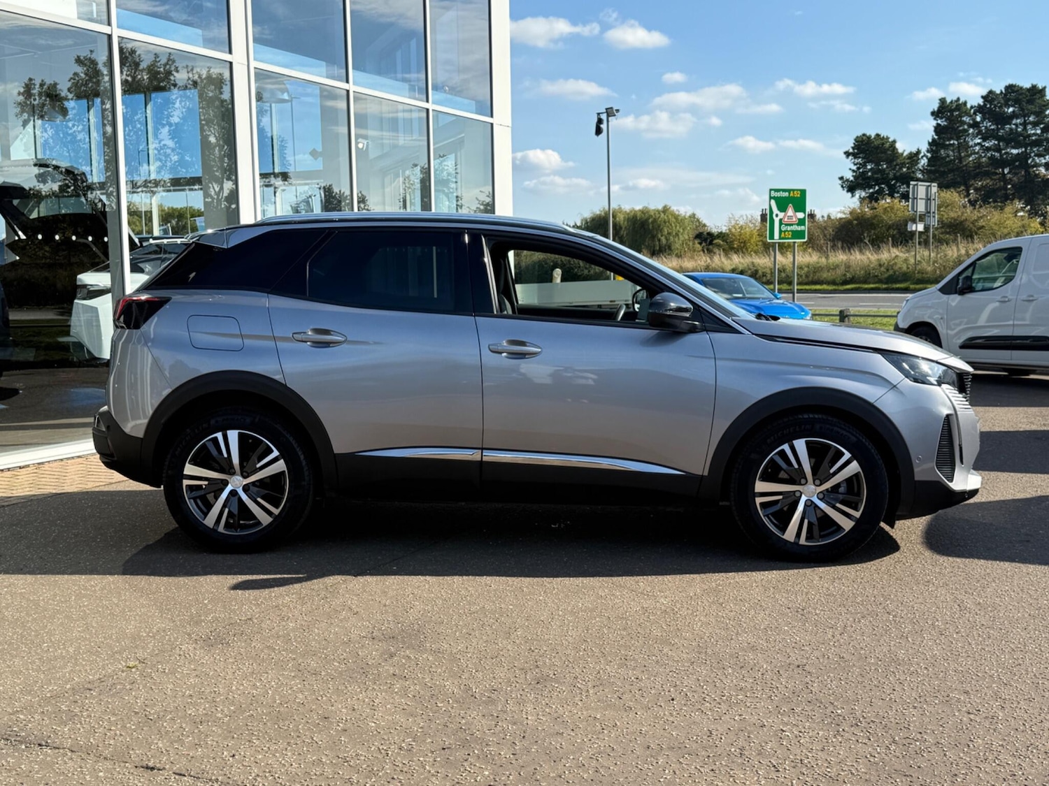 Used Peugeot 3008 2023 for sale - 77413213: Photo 2