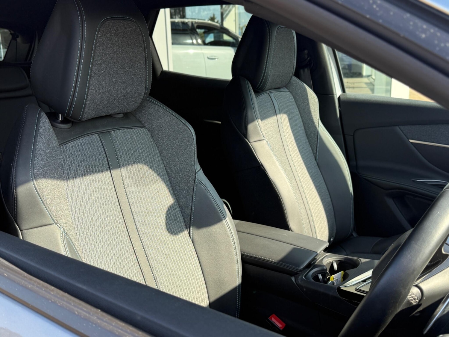 Used Peugeot 3008 2023 for sale - 77413213: Photo 3