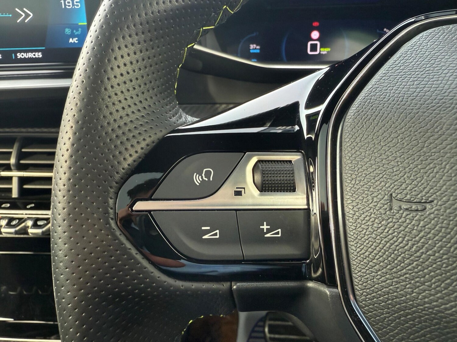 Used Peugeot 2008 2022 for sale - 77413191: Photo 19