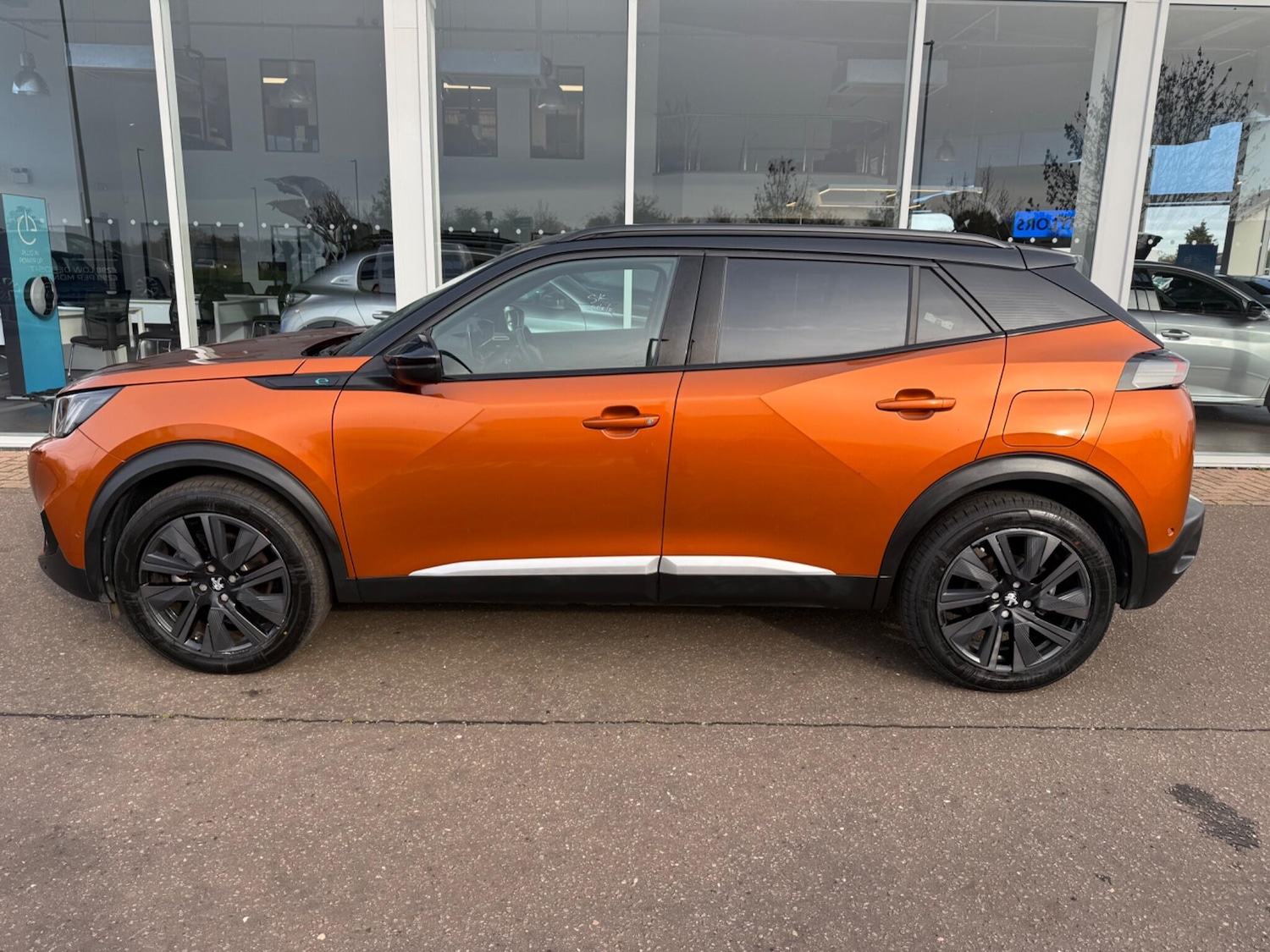 Used Peugeot 2008 2022 for sale - 77413191: Photo 2