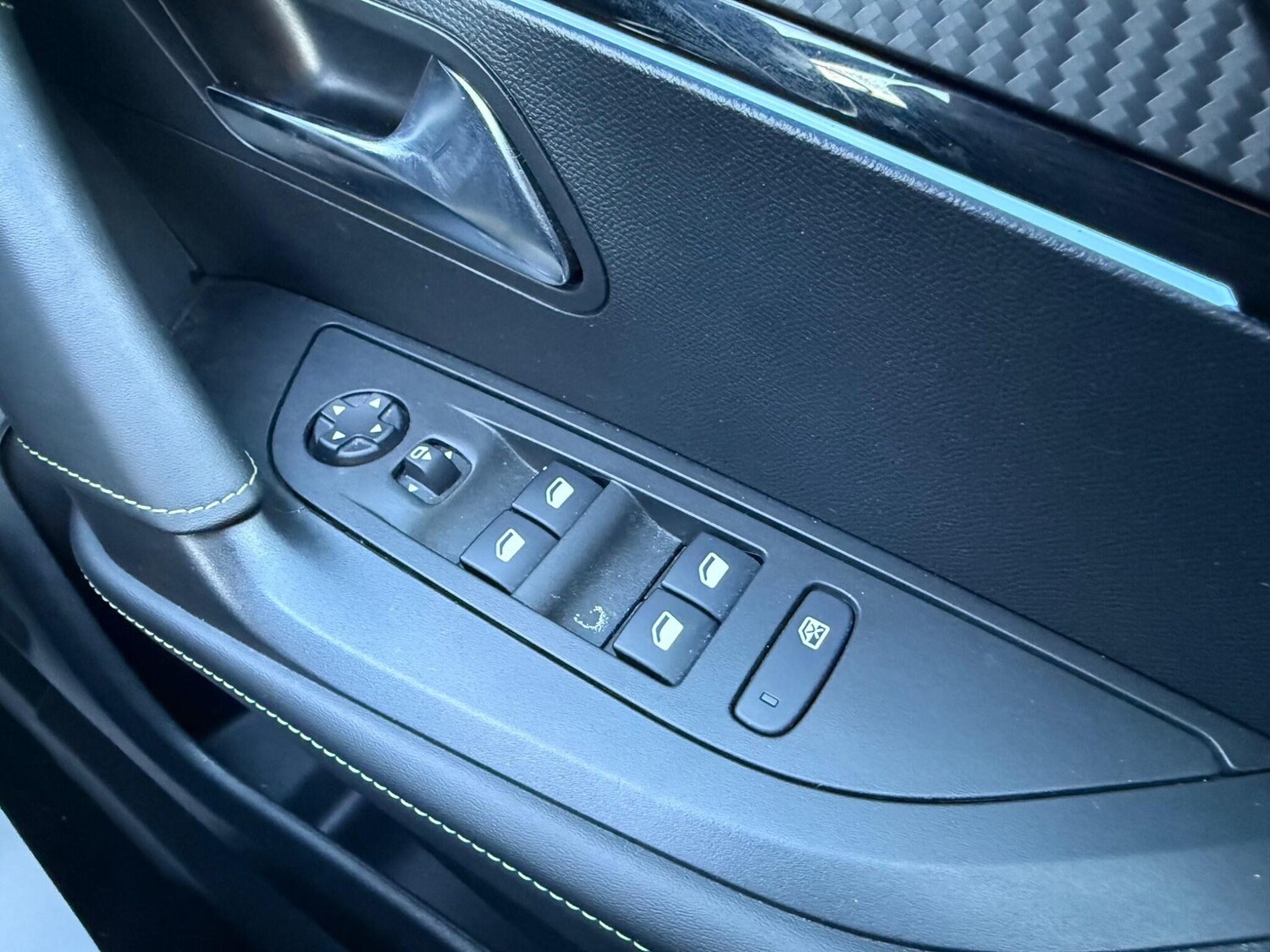 Used Peugeot 2008 2021 for sale - 77413180: Photo 44