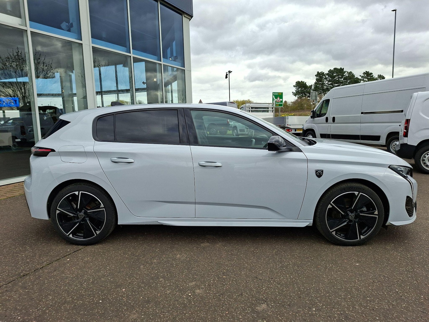 Used Peugeot 308 2024 for sale - 78115324: Photo 2