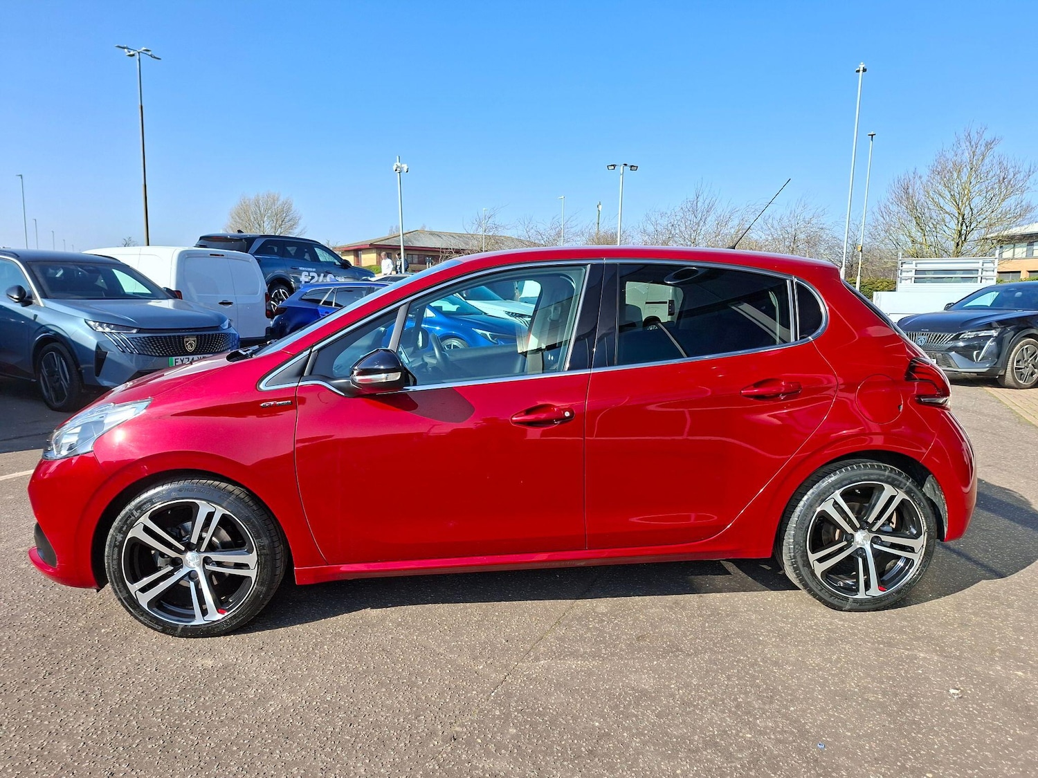 Used Peugeot 208 2018 for sale - 77768239: Photo 11