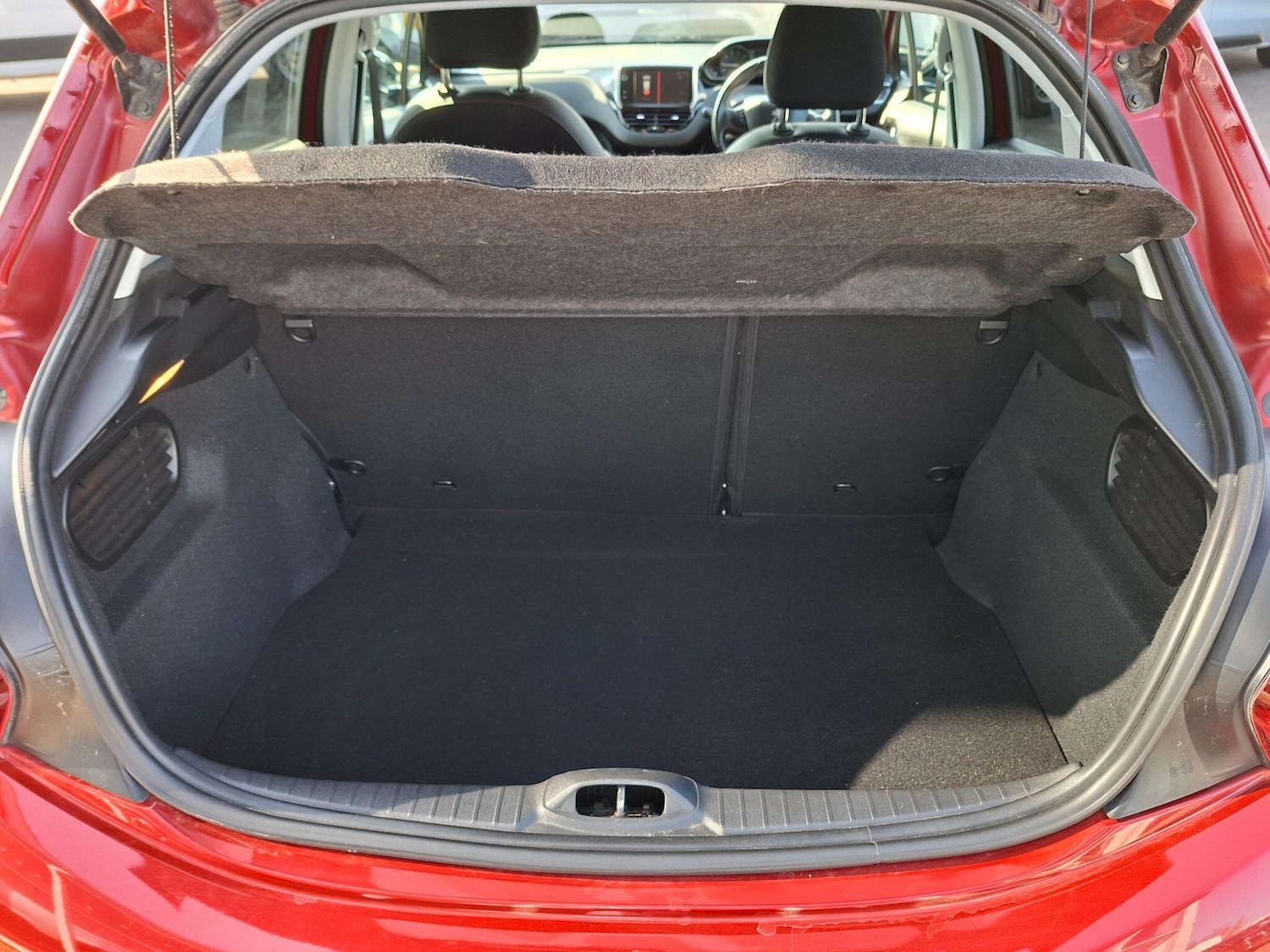 Used Peugeot 208 2018 for sale - 77768239: Photo 40