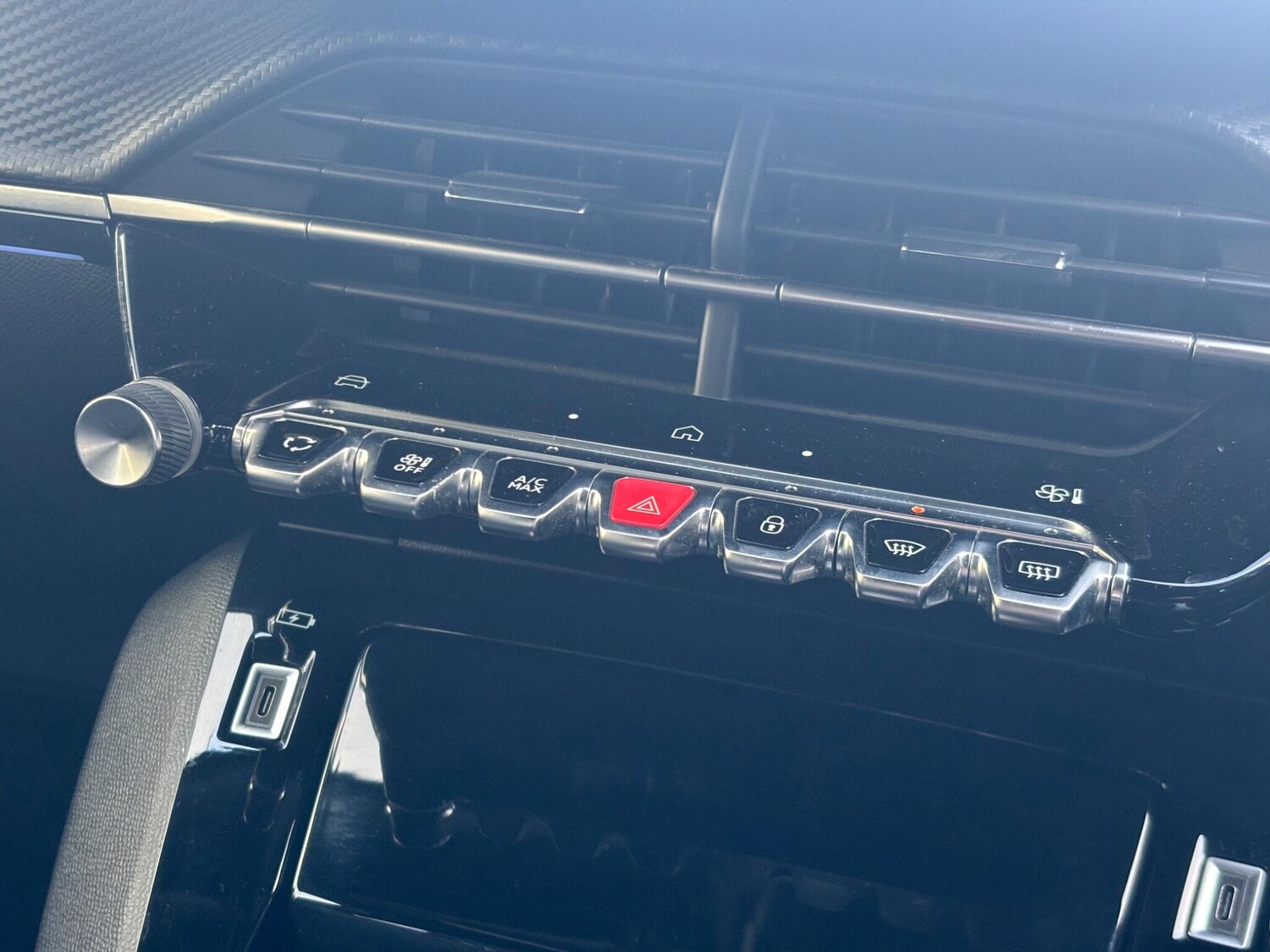 Used Peugeot E-2008 2024 for sale - 77671173: Photo 41