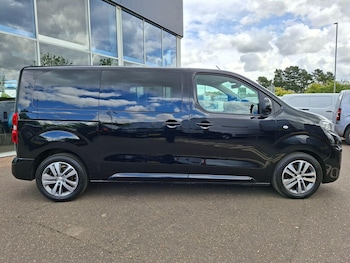 Used Peugeot Traveller 2023 for sale - 78982099: Photo