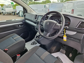 Used Peugeot Traveller 2023 for sale - 78982099: Photo