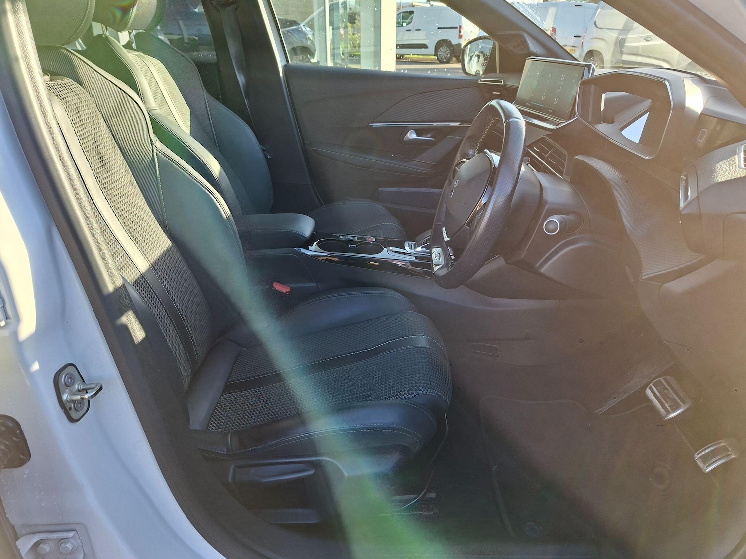 Used Peugeot 208 2021 for sale - 77413179: Photo 63