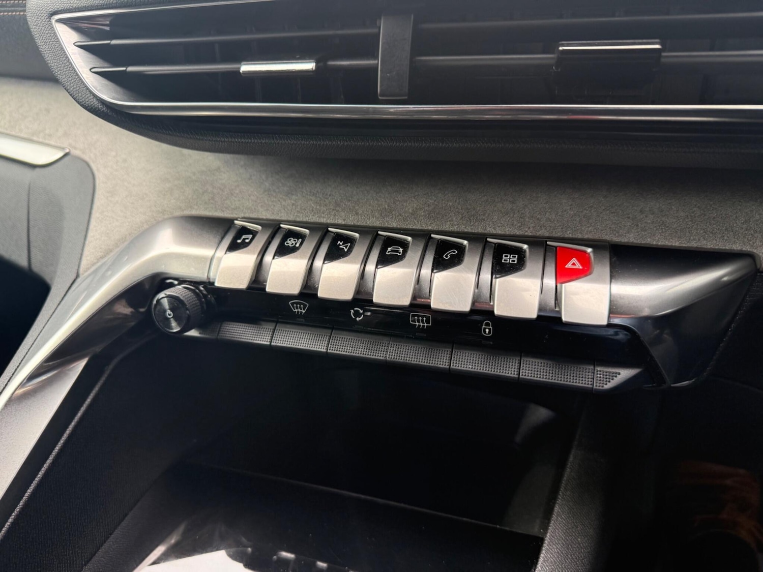 Used Peugeot 5008 2023 for sale - 77994131: Photo 44