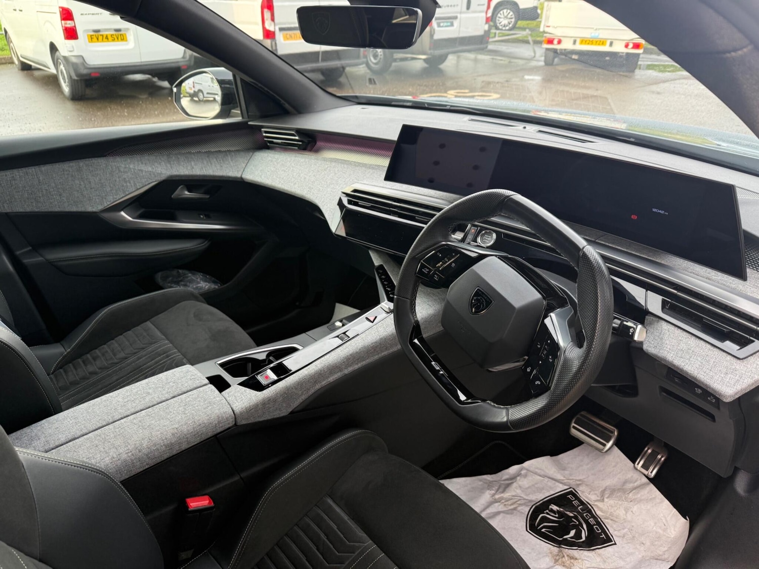 Used Peugeot E-3008 2024 for sale - 77538511: Photo 12